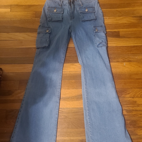 FASHION NOVA CARGO JEANS NWT 9 PETITE - Picture 1 of 5